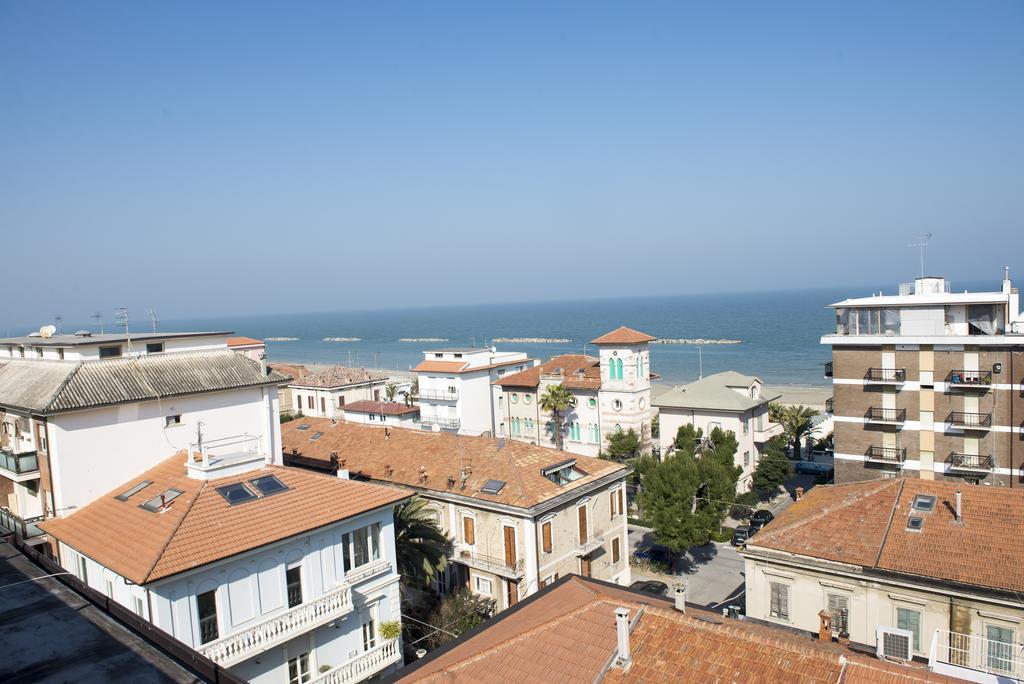 Hotel Gabbiano Порто-Сан-Джорджо Экстерьер фото